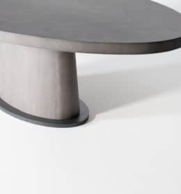 Kops dining table oval | Van Rossum | Smellink Wonen + Design