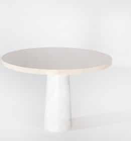 Stone dining table | Van Rossum | Smellink Wonen + Design